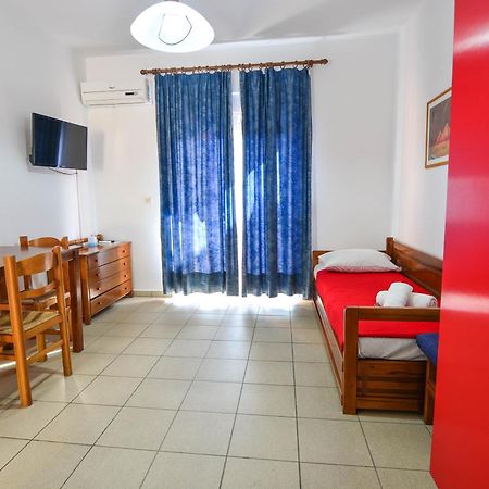 Epavlis Apartments Порто-Хелі Екстер'єр фото