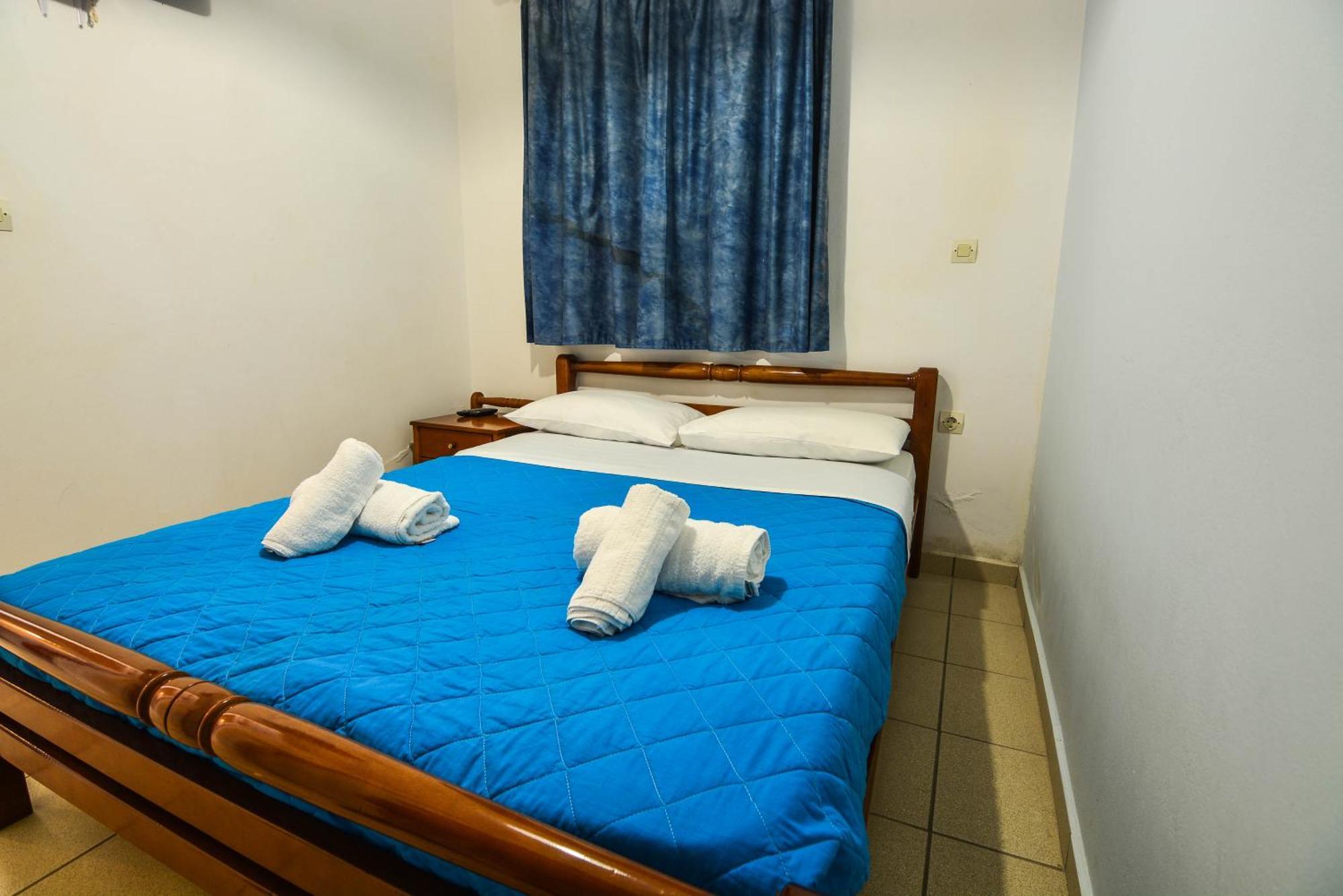 Epavlis Apartments Порто-Хелі Екстер'єр фото
