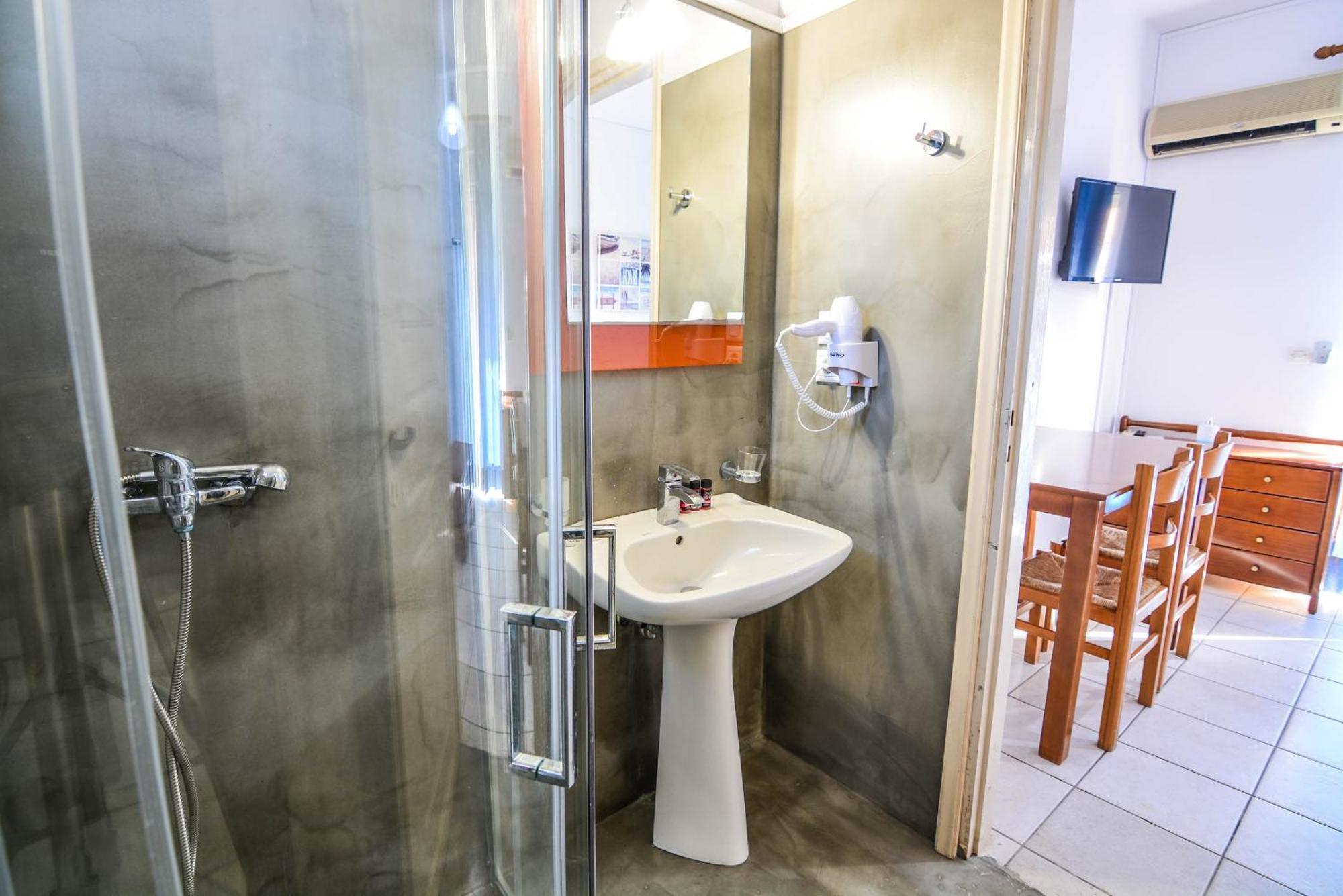 Epavlis Apartments Порто-Хелі Екстер'єр фото