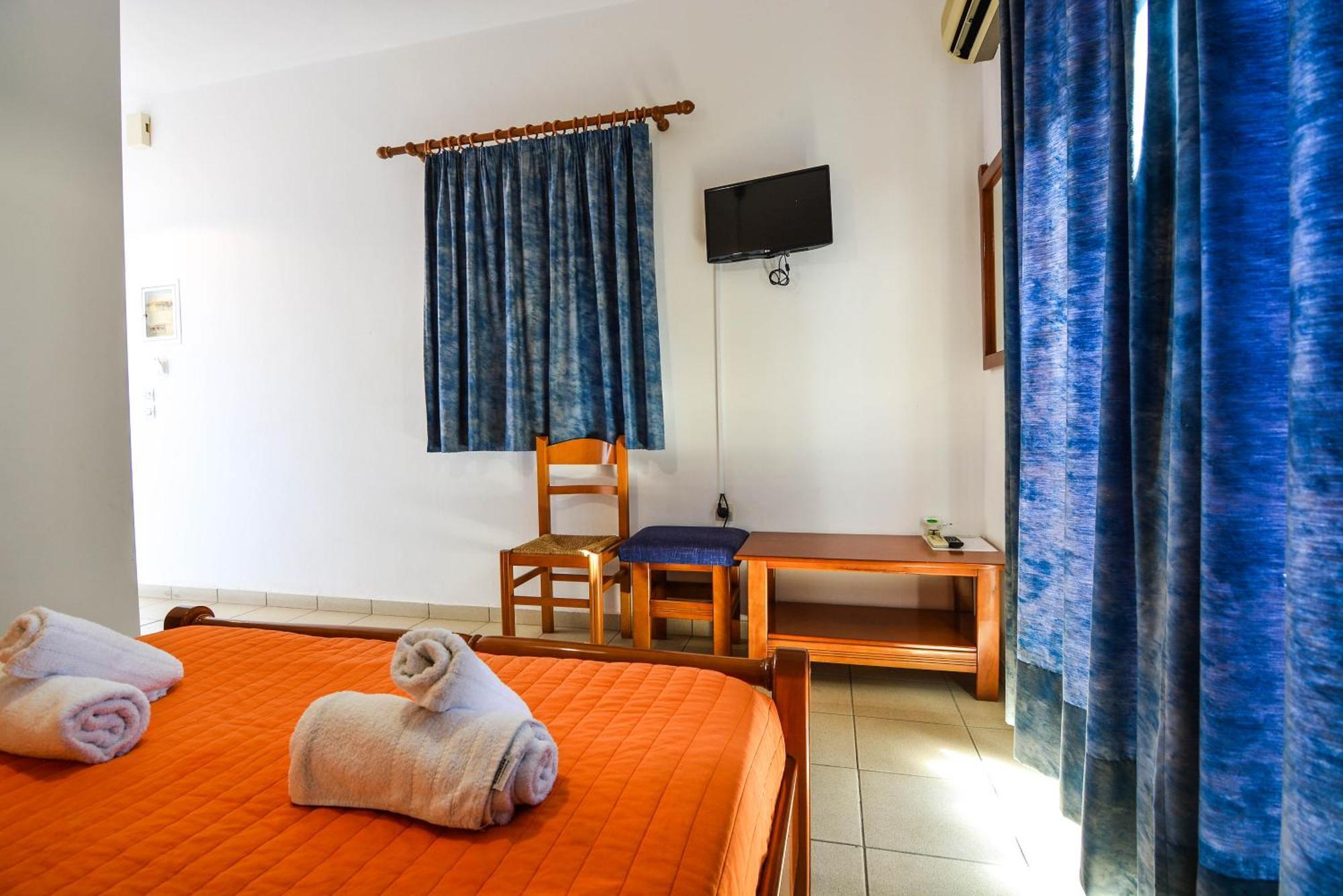 Epavlis Apartments Порто-Хелі Екстер'єр фото